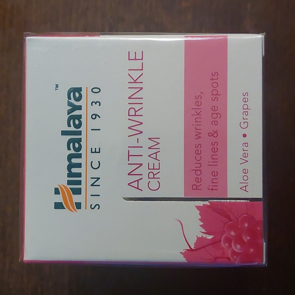 Himalaya Anti Wrinkle Cream with Aloe Vera and Grapes for Extra Smooth Skin 50g